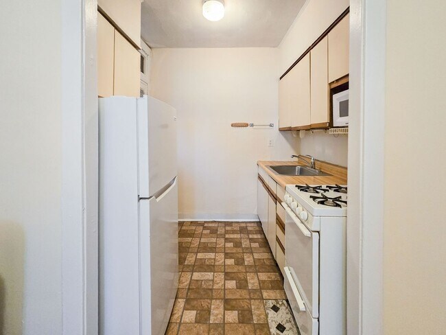 1620 W Sunnyside Ave unit 512-302, Chicago, IL 60640 - photo 5