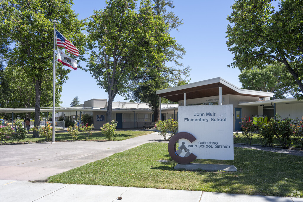 John Muir Elementary School has a beautiful campus.
