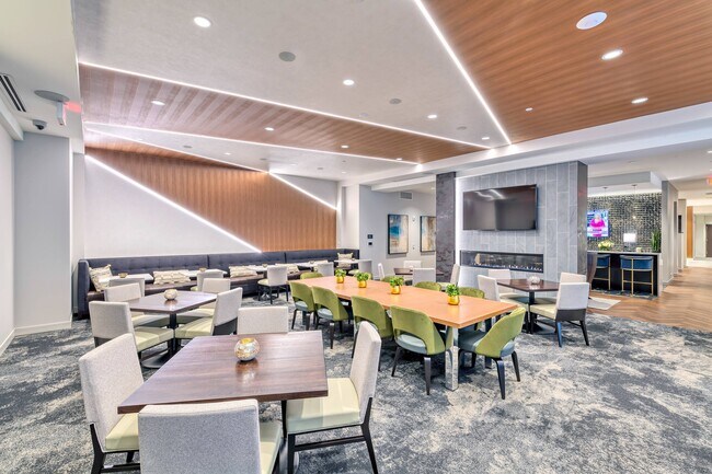 Avidor Evanston 55+ Active Adult Apartment Homes, Evanston, IL 60201 - photo 7