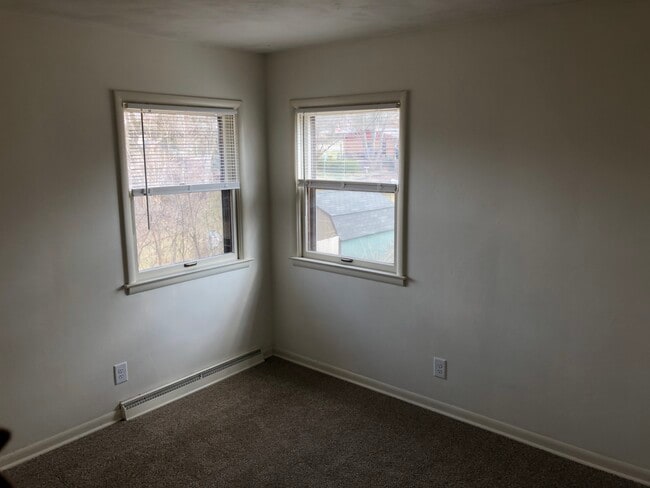 1879 E G Ave unit 1879 E G, Kalamazoo, MI 49004 - photo 7