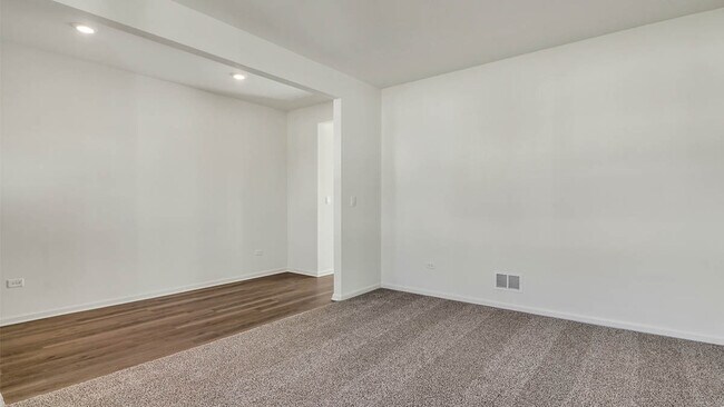 963 Sapphire Ln, Montgomery, IL 60538 - photo 3