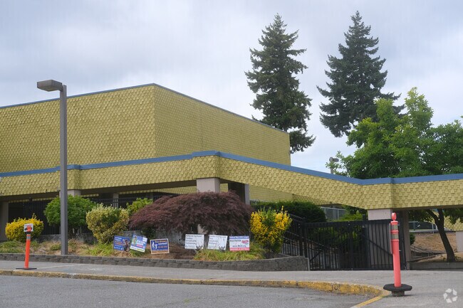 Nautilus Elementary School serves young students in the Federal Way neighborhood.