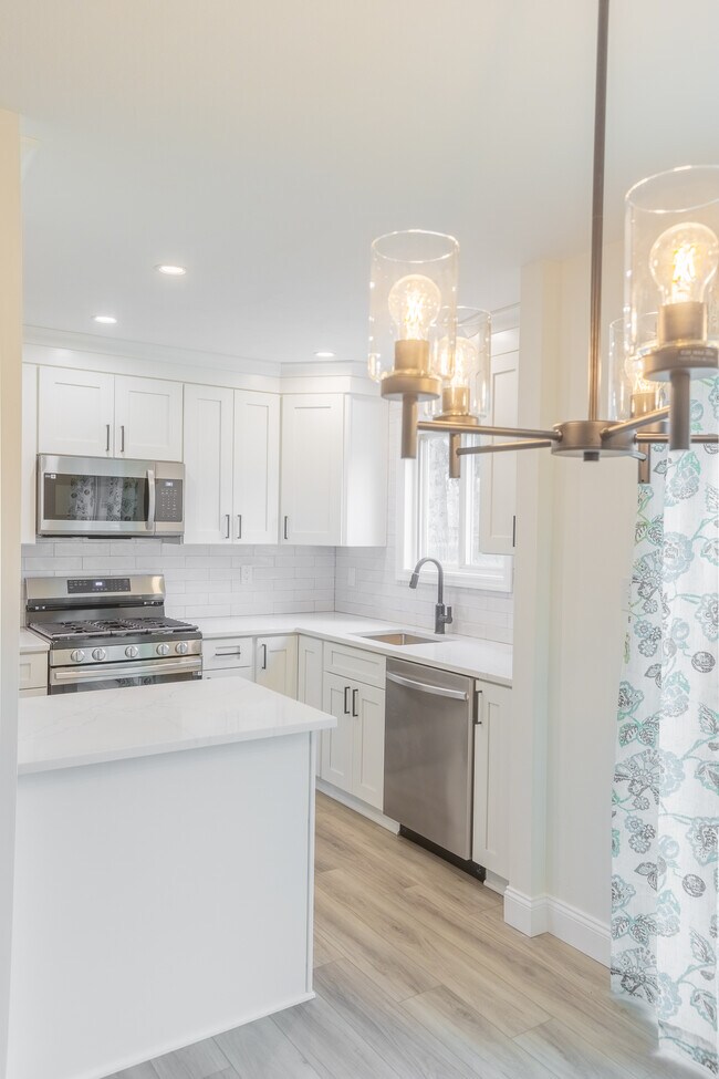 923 Church St Unit 923, Bohemia, NY 11716
