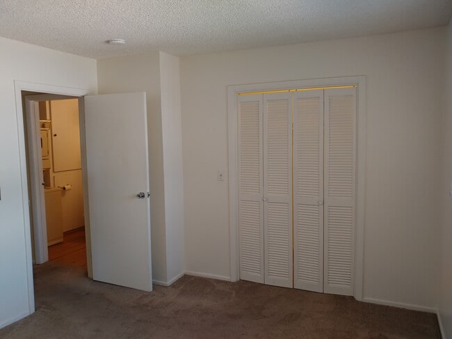 1379 Dorothy Ave unit 4, Las Vegas, NV 89119 - photo 5