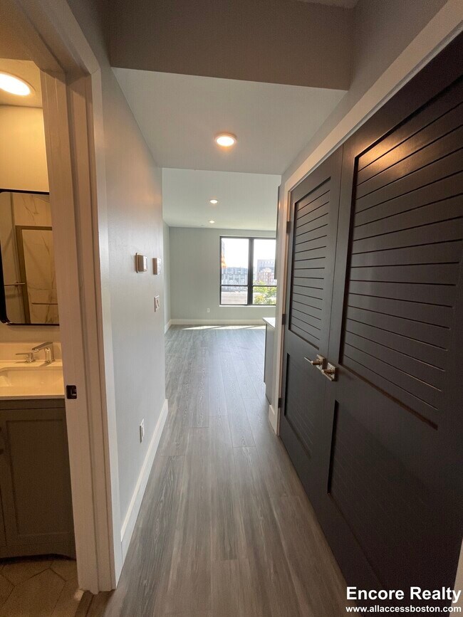 365 Western Ave unit 614, Boston, MA 02135 - photo 6