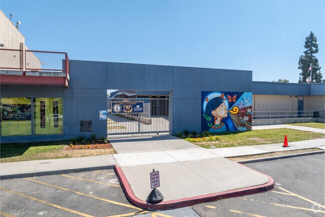 Located on Duncan Avenue, Will Rogers Elementary is part of the Lynwood Unified School District.