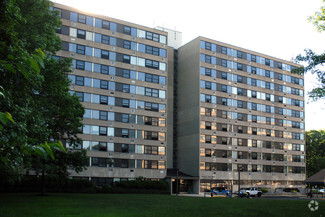 9 Lamont Ave, Trenton, NJ 08619