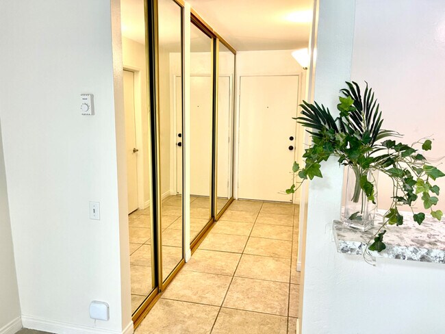 The Plaza Condominiums unit 112, San Diego, CA 92109 - photo 2