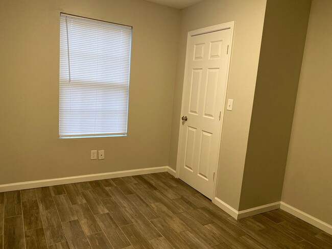877 N Royal St unit B, Jackson, TN 38301 - photo 4