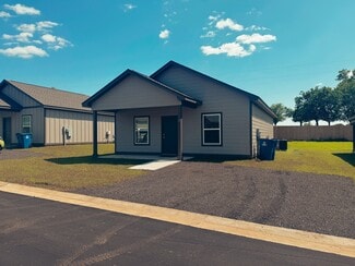 114 Rodeo Ln, Atmore, AL 36502