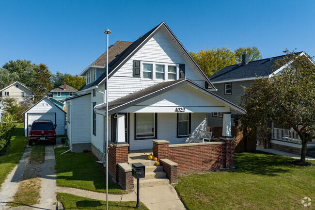 A unique aspect of this neighborhood is that porches commonly have arched roofs.