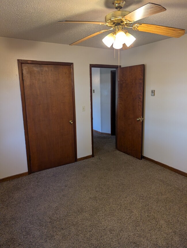 401 W Walnut St, Akron, IN 46910 - photo 4