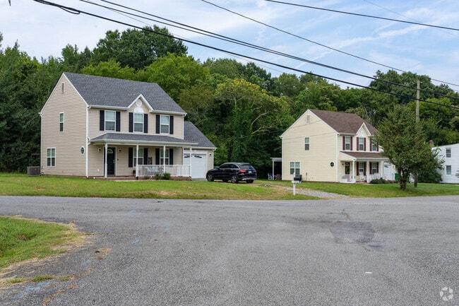 Many different styles of homes can be found in Hickory Hill.