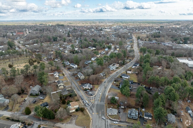 Route 140 provides great accessibility to the entirety of Downtown Franklin.