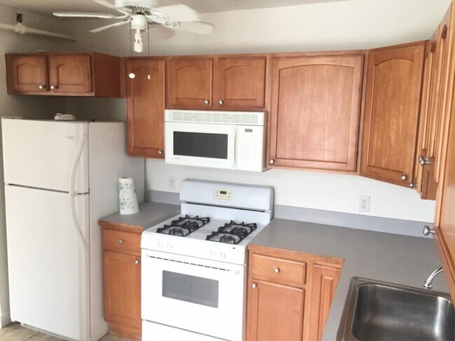 374 Thames St unit 3, Newport, RI 02840 - photo 2