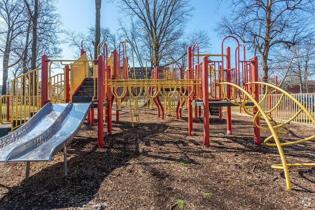Jefferson Park Jungle Gym is great for the kids to play after school or the weekends.