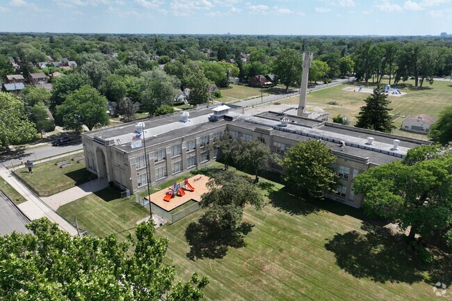 Wayne Elementary School is a part of the Detroit Public Schools Community School District.