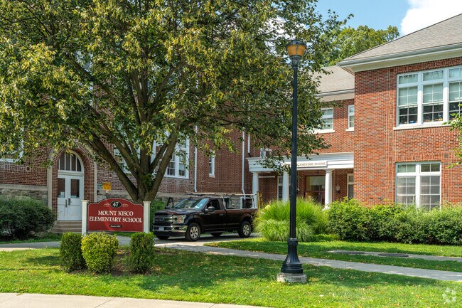 The Mt Kisco Elementary offers a sprawling campus with many amenities for students.