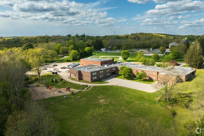 Charlton Elementary School provides a well-rounded education and promotes academic excellence.