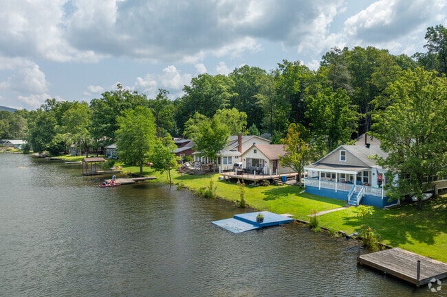 Summer cabins make up the majority of homes in Barry with having dock access to the lake.