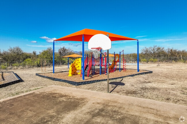 Mountain Vista School in Oracle nurtures young minds in a supportive, dynamic setting.