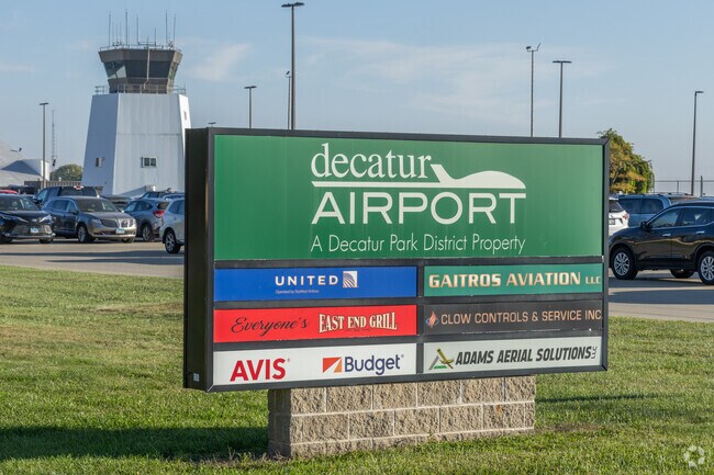 Despite proximity to the airport, Baker Woods residents experience minimal noise.