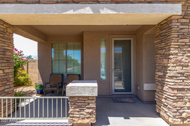 18096 W Paradise Ln, Surprise, AZ 85388 - photo 2