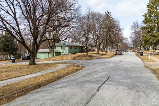 The neighborhood offers lots of shaded sidewalks great for evening strolls.