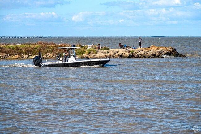 Near Bonnabel Place there are many activities on Lake Pontchartrain.