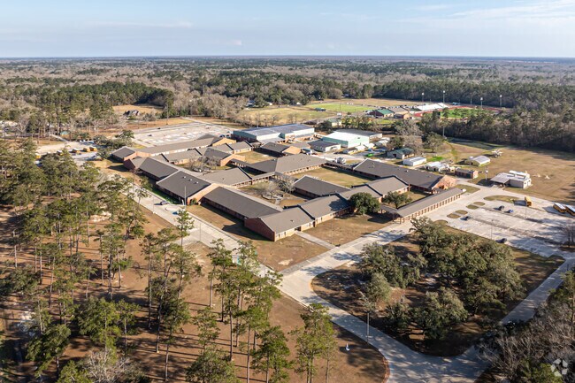 Ponchatoula High School has a B- score on Niche.