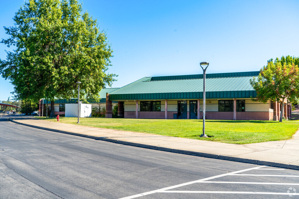 Union Mine High School prepares students to be college ready in El Dorado County.