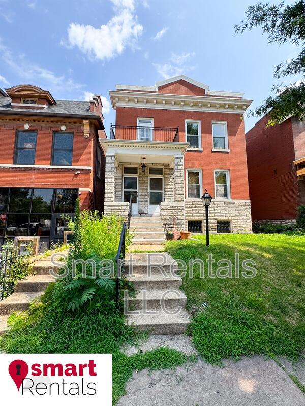 3731 Wyoming St, St. Louis, MO 63116