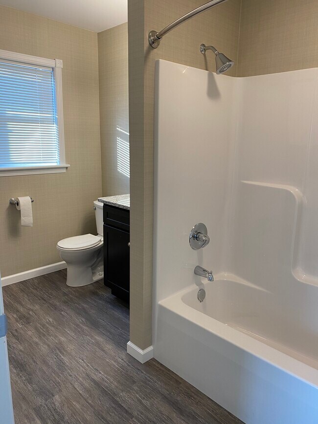 219 Washington St unit B, Findlay, OH 45840 - photo 5