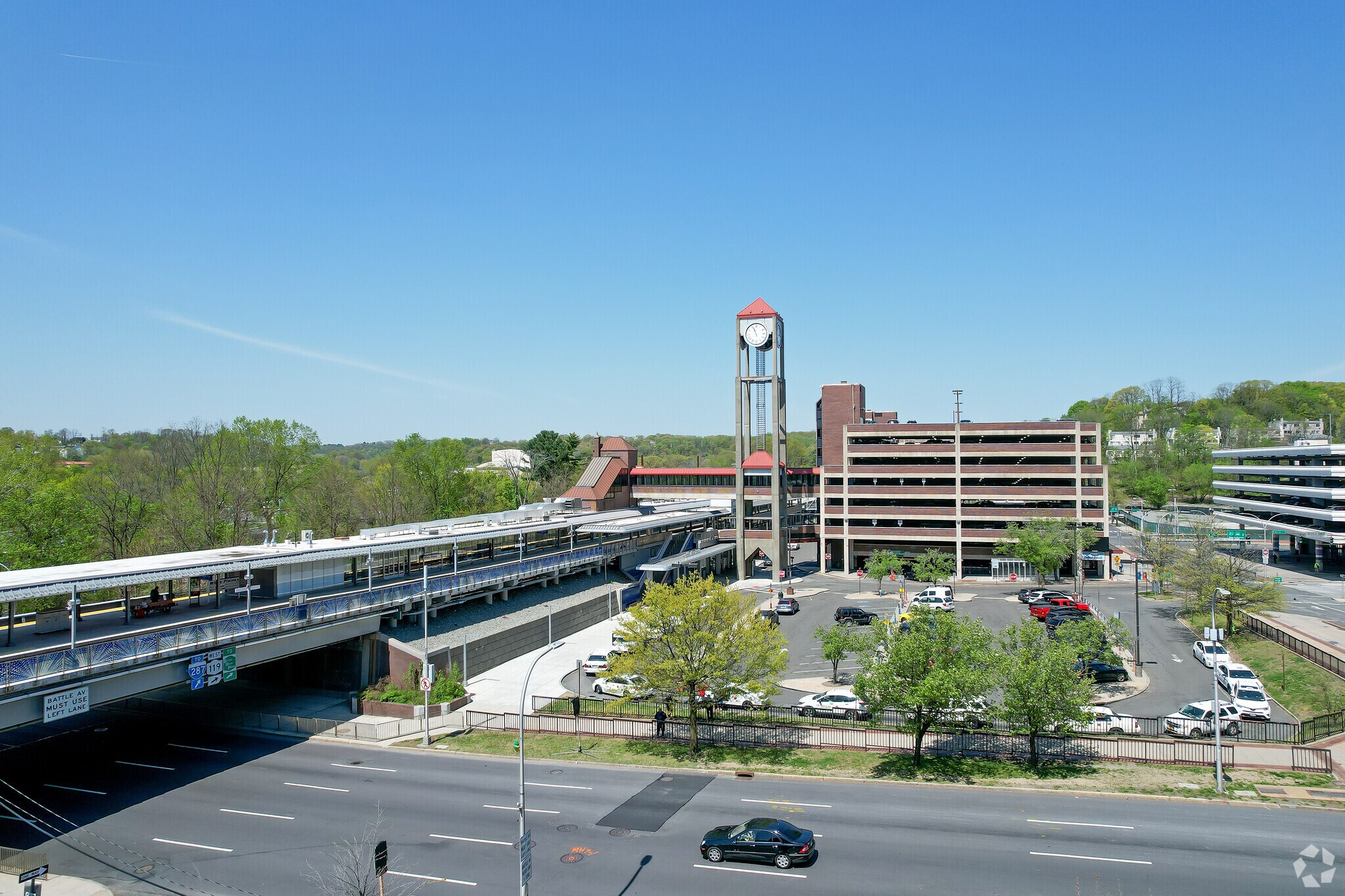 White Plains: 40 Minute Drive To Manhattan: Take the Train of Highway