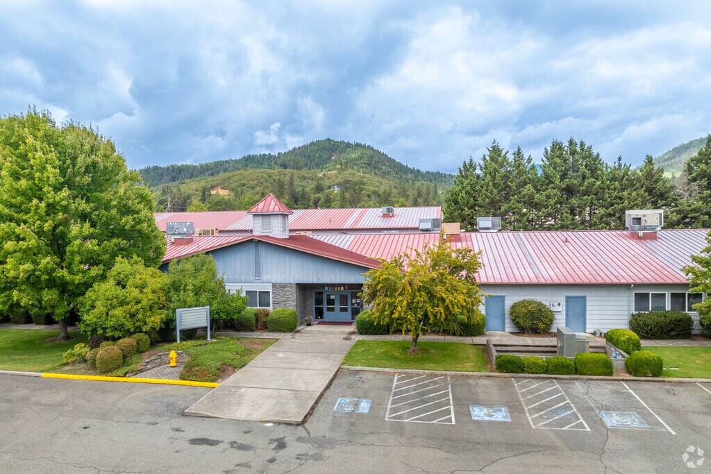 Grants Pass Seventh-day Adventist School is a private school serving 37 students.
