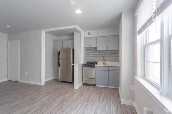 Studio,-400SF