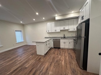 19 Academy Dr Unit 1-12, Lowell, MA 01851