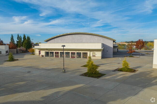 Twelve Bridges Middle School has plenty of space for students to mingle during breaks.