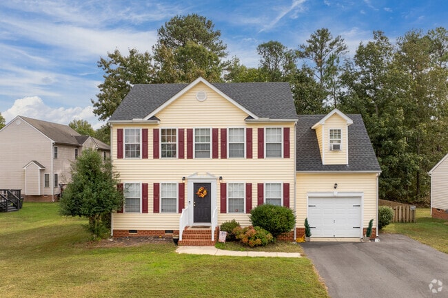 You'll find many attractive Colonial Revival homes in the Windsor Hills neighborhood.