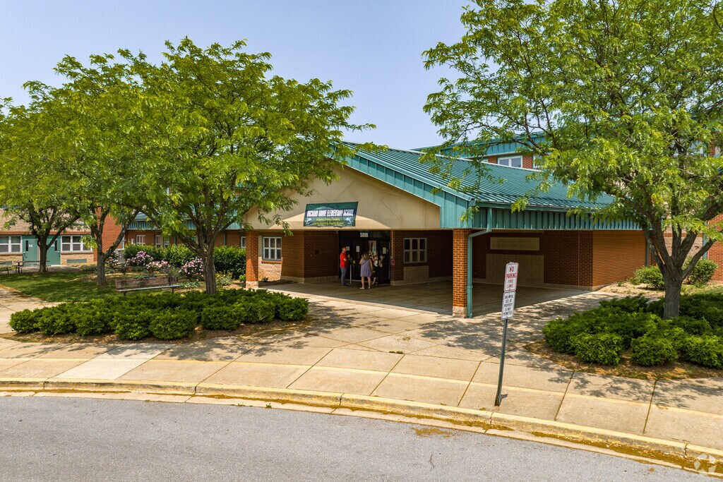 Entrance to Orchard Grove Elementary.