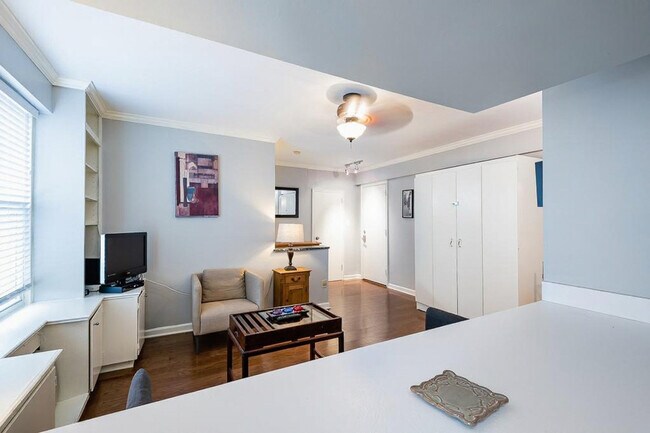 2139 N St NW unit ID378P, Washington, DC 20037 - photo 2