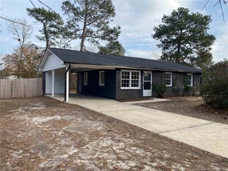 1721 Merry Oaks Dr, Fayetteville, NC 28304