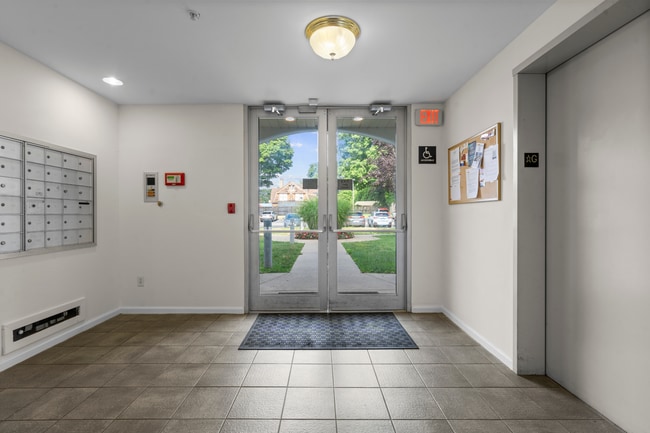 Bay Point Apartments, Niantic, CT 06357 - photo 4