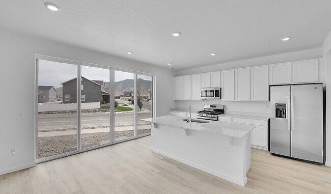 331 W Wrangler Cove, Stansbury Park, UT 84074 - photo 4