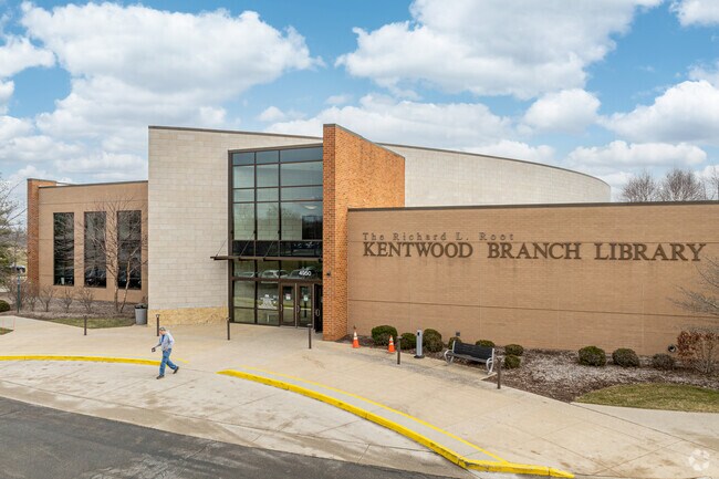 The Kentwood Richard L. Root Branch Library is the local library near Mapleview.