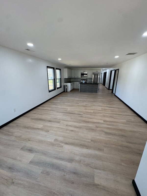 1015 E Glezen St, Petersburg, IN 47567 - photo 6