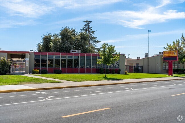 Oakdale High School serves students in the Oakdale community.