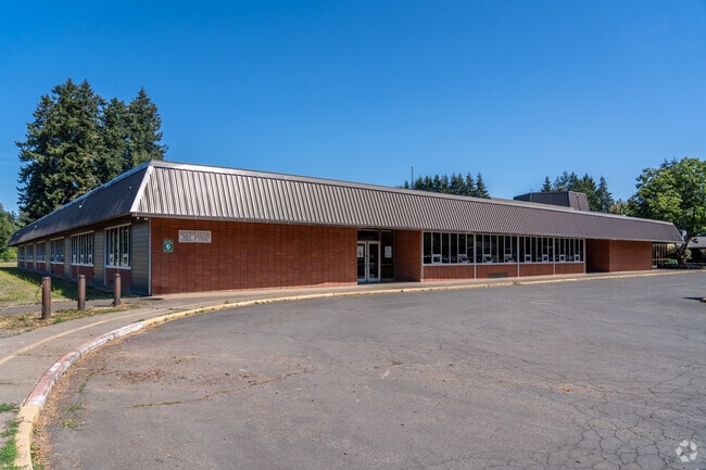 North Albany Middle School serves grades 6-8 in Albany, Oregon.