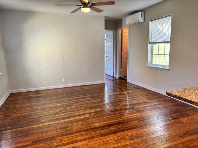 2225 W Olmos Dr unit 2, San Antonio, TX 78201 - photo 3