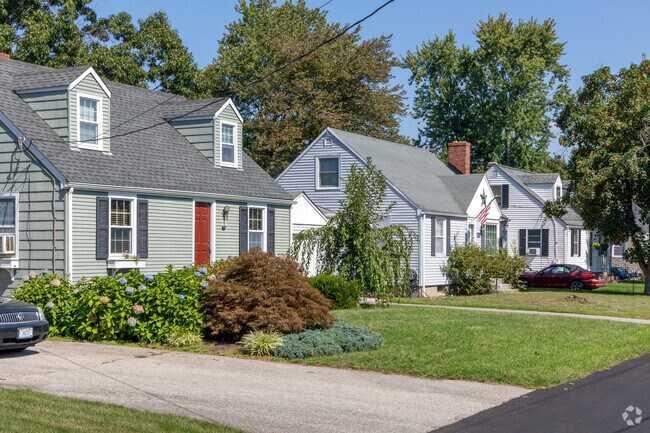 Discover stunning colonial architecture in the Hillsgrove neighborhood of Warwick.